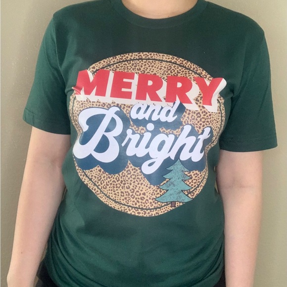 Merry and Bright Christmas Holiday Tshirt Forest Green NEW Unisex - Picture 2 of 3